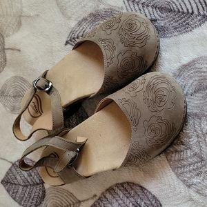 Dansko Nubuck MaryJane, Size 41